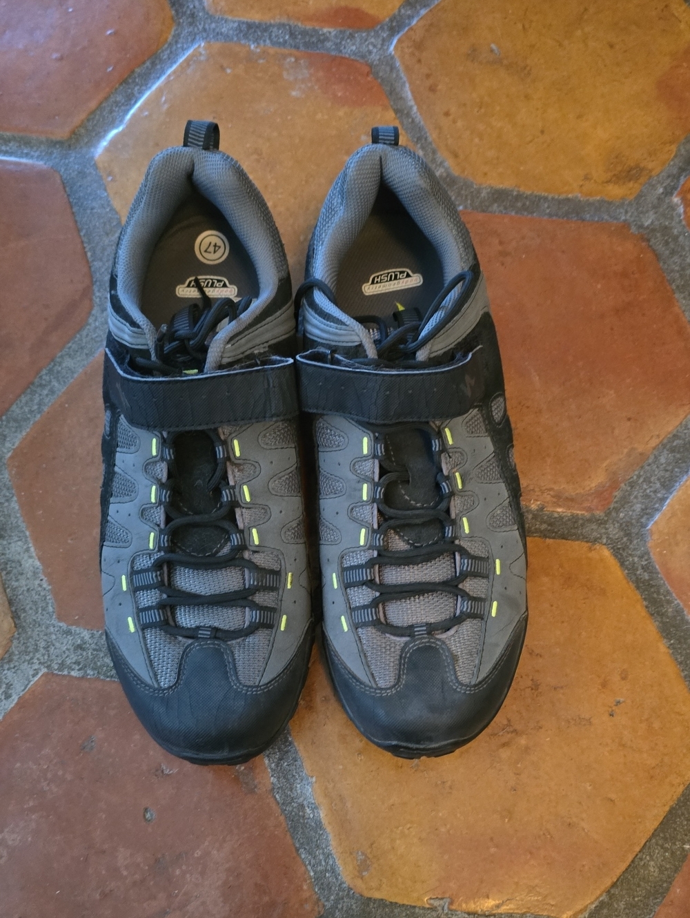 Specialized Gray Men's Athletic Shoes with Lime Accents